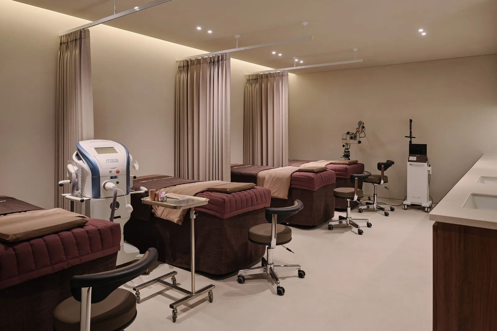 Bright Eye Clinic Gangnam 江南診所院內